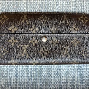 🤎💛🤍PRELOVED LV WALLET🧡🤎🤍 priced so low, you’ll have cash to fill it!